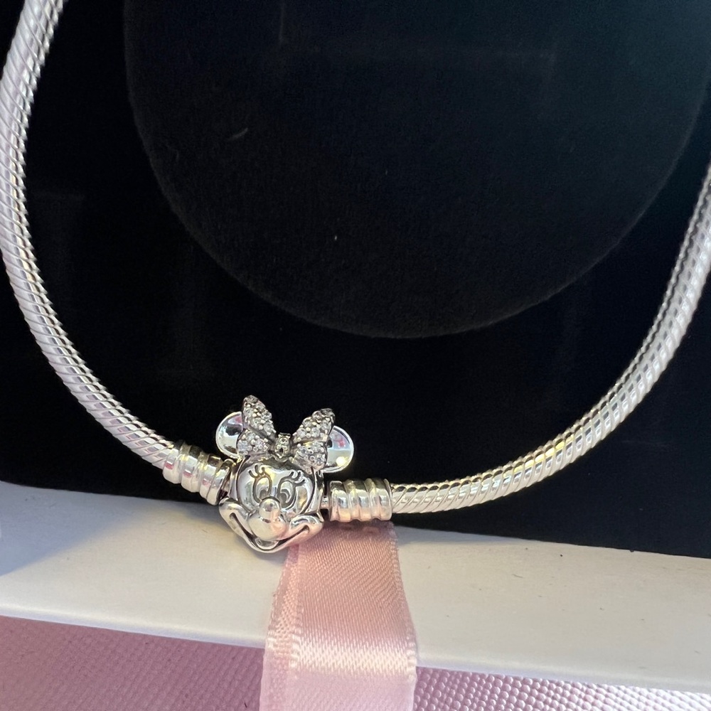 Authentic Pandora Disney Minnie Mouse clasp bracelet